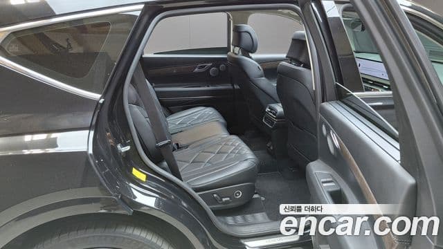 Genesis GV80 2023 — Şəkil 28/33