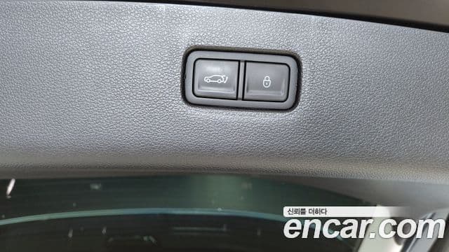 Genesis GV80 2023 — Şəkil 32/33