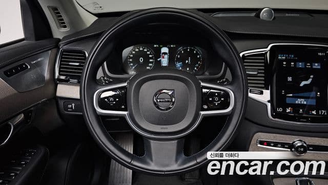 Volvo XC90 2022 — Фото 13/20
