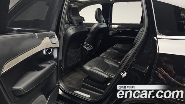 Volvo XC90 2022 — Photo 25/39