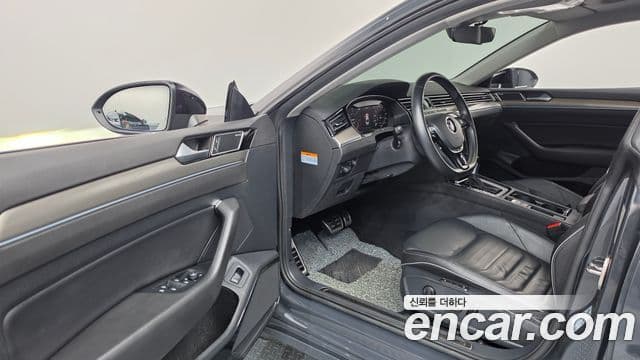 Volkswagen Arteon 2019 — Şəkil 24/39