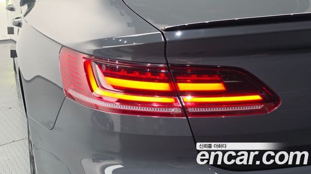 Volkswagen Arteon 2019 — Şəkil 38/39