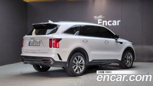 Kia Sorento 2021 — Фото 3/20