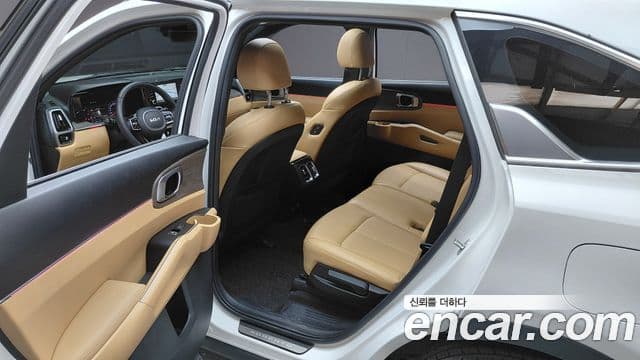 Kia Sorento 2021 — Фото 11/20