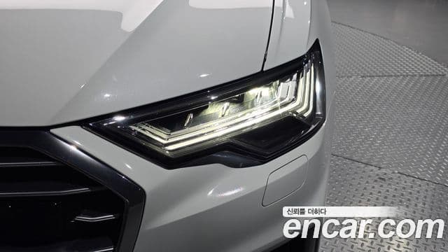 Audi A6 2023 — Şəkil 21/32