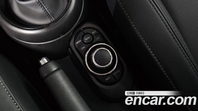 Mini Cooper 2024 — Şəkil 33/34