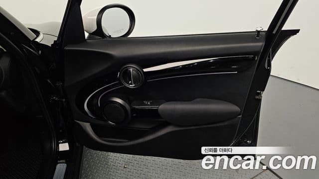 Mini Cooper 2024 — Şəkil 32/34