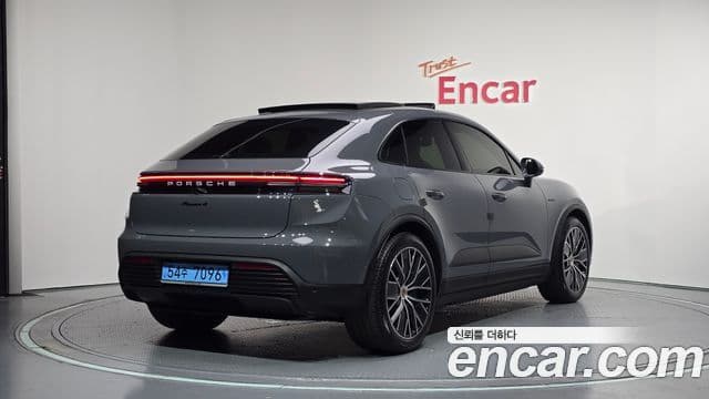 Porsche Macan EV 2025 — ფოტო 21/36