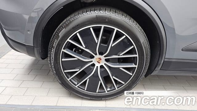 Porsche Macan EV 2025 — ფოტო 22/36