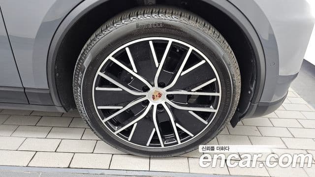 Porsche Macan EV 2025 — ფოტო 10/36