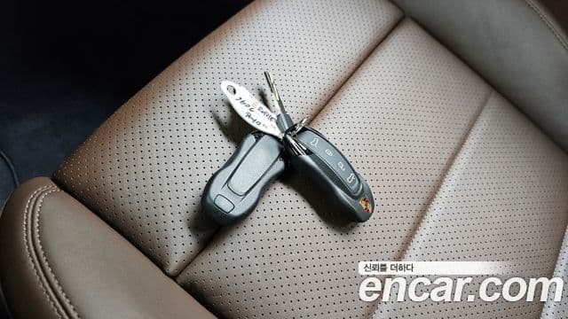 Porsche Macan EV 2025 — ფოტო 13/36