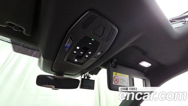 Porsche Macan EV 2025 — ფოტო 25/36