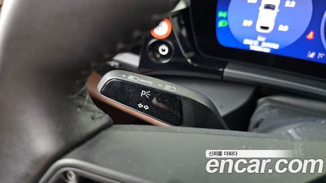 Porsche Macan EV 2025 — ფოტო 30/36