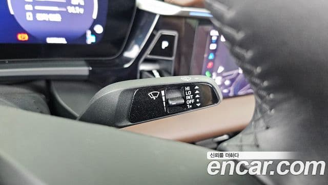 Porsche Macan EV 2025 — ფოტო 33/36