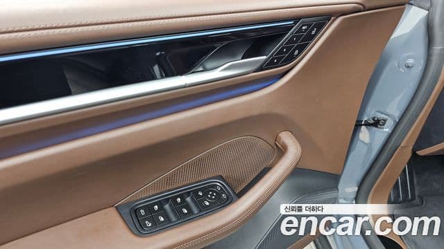 Porsche Macan EV 2025 — ფოტო 6/36