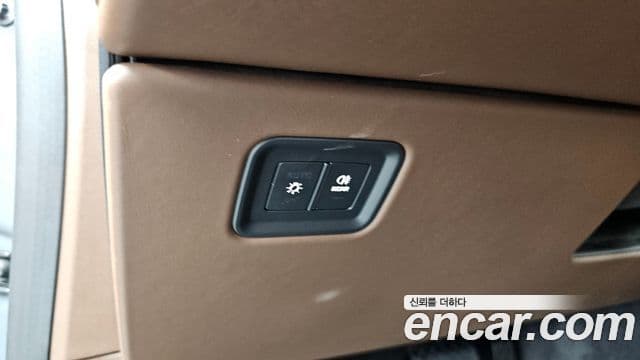Porsche Macan EV 2025 — ფოტო 16/36