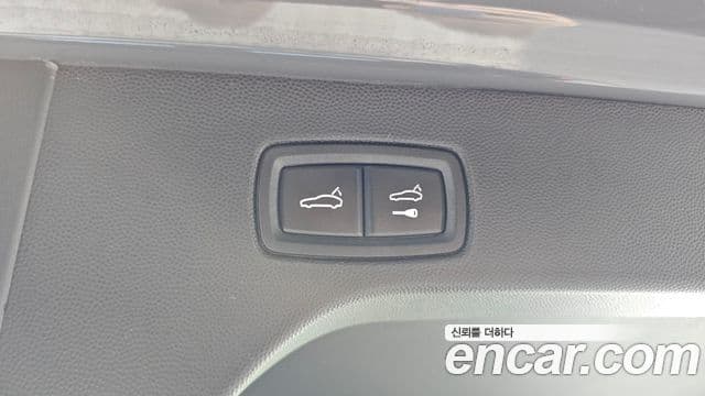 Porsche Macan EV 2025 — ფოტო 26/36