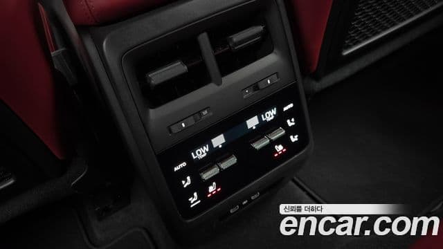 Porsche Macan EV 2025 — ფოტო 9/35