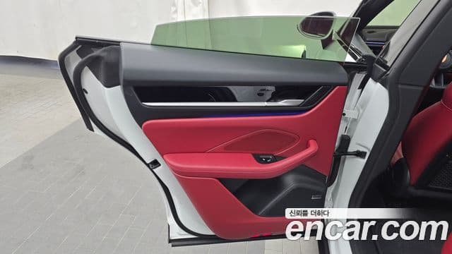 Porsche Macan EV 2025 — ფოტო 35/35