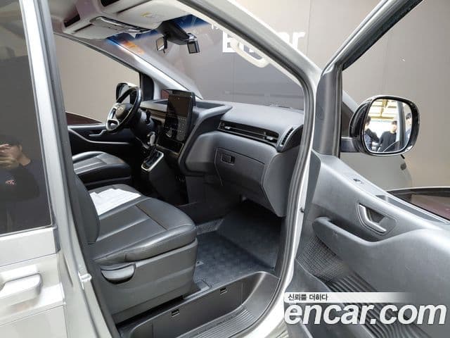 Hyundai Staria 2021 — Photo 4/31