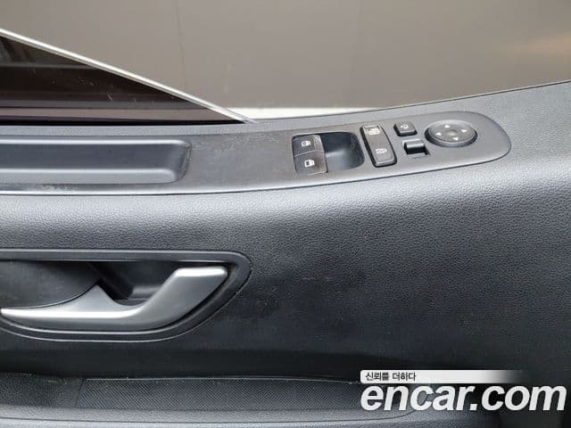 Hyundai Staria 2021 — Photo 29/31