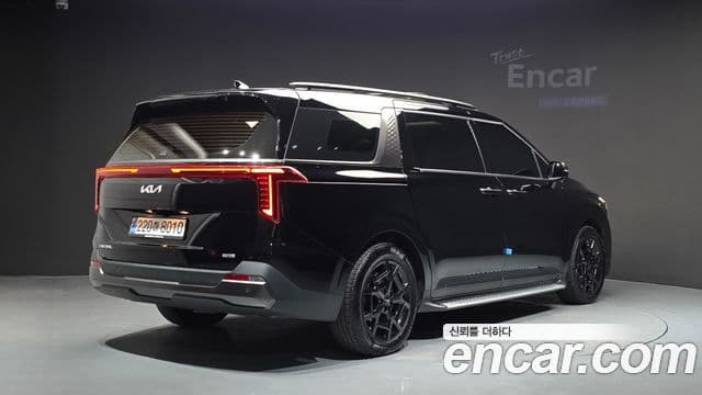 Kia Carnival 2024 — Фото 1/20