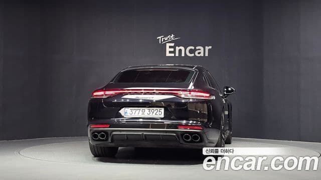 Porsche Panamera 2023 — Şəkil 24/36