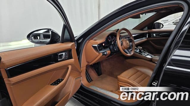 Porsche Panamera 2023 — Şəkil 11/36