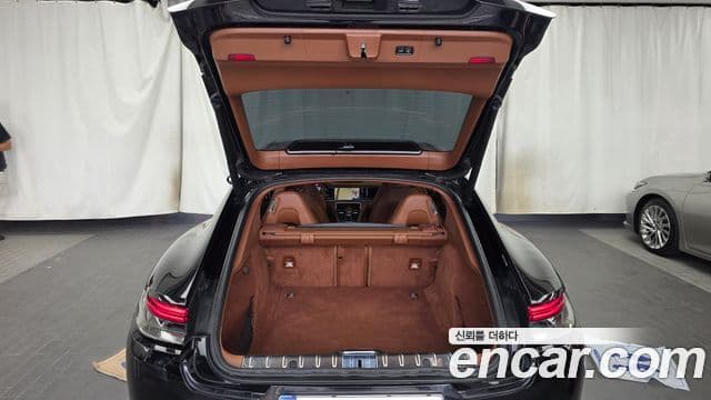 Porsche Panamera 2023 — Şəkil 14/36