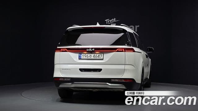 Kia Carnival 2023 — Фото 4/20