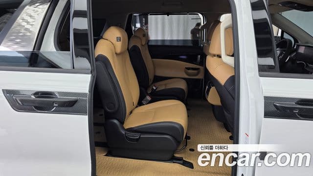Kia Carnival 2023 — Фото 12/20