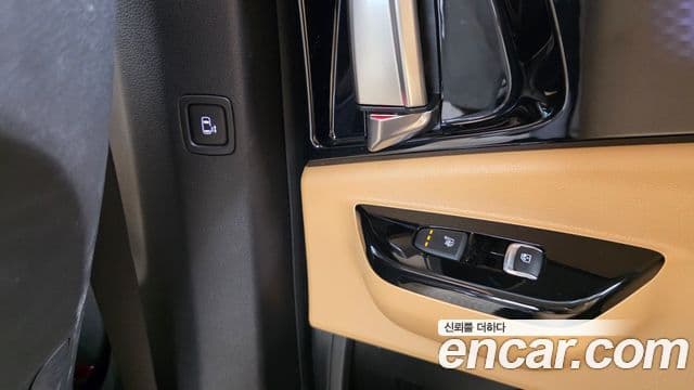 Kia Carnival 2023 — Фото 19/20