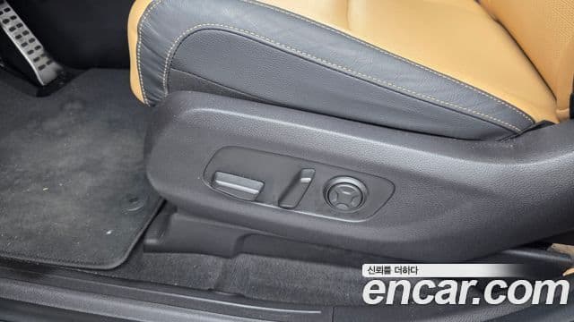 Kia Carnival 2023 — Photo 33/34