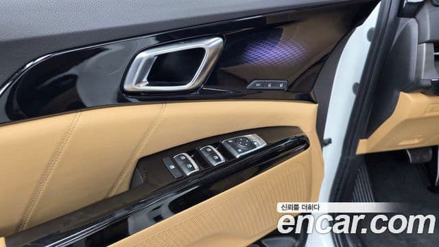 Kia Carnival 2023 — Photo 6/34