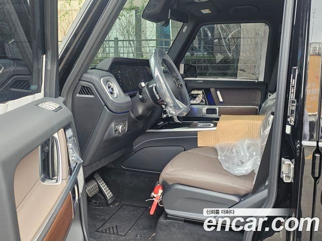 Mercedes-Benz G-Class 2026 — Photo 9/12