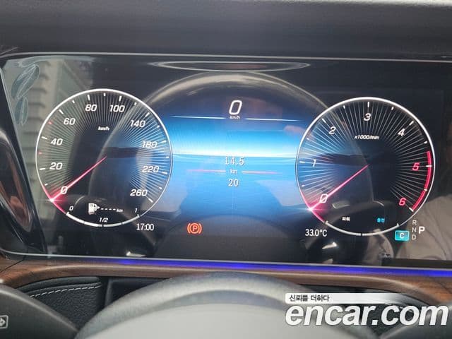 Mercedes-Benz G-Class 2026 — Photo 11/12
