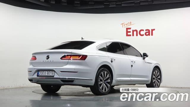 Volkswagen Arteon 2019 — Şəkil 25/32