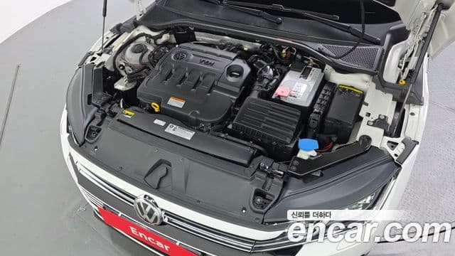 Volkswagen Arteon 2019 — Şəkil 31/32