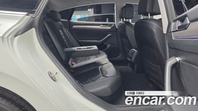 Volkswagen Arteon 2019 — Şəkil 18/32