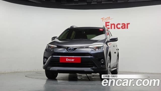 Toyota RAV4 2018 — Photo 17/32