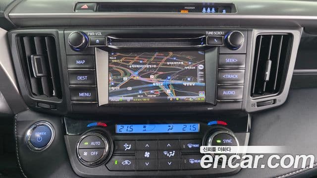 Toyota RAV4 2018 — Photo 27/32