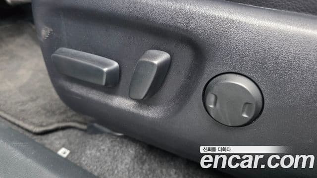Toyota RAV4 2018 — Photo 5/32