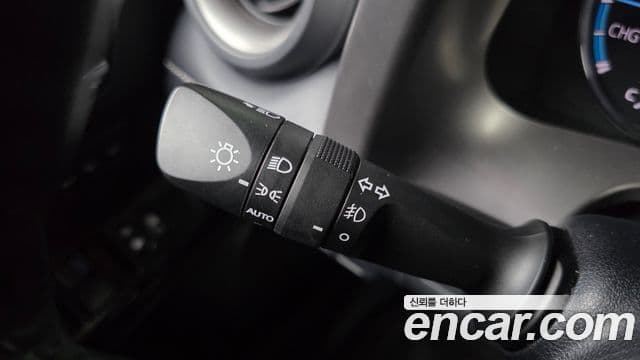 Toyota RAV4 2018 — Photo 14/32