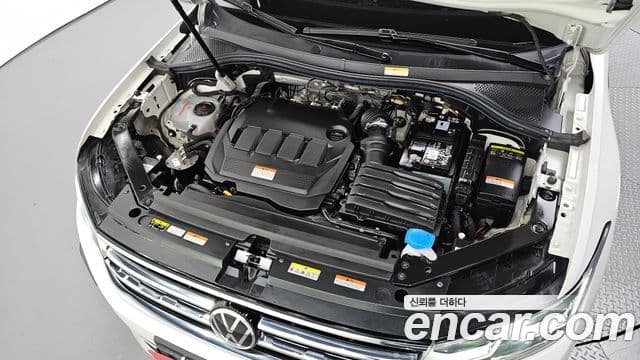 Volkswagen Tiguan 2023 — Photo 17/33