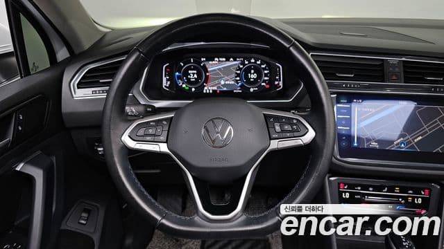 Volkswagen Tiguan 2023 — Photo 31/33