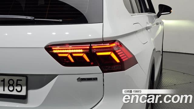 Volkswagen Tiguan 2023 — Photo 28/33