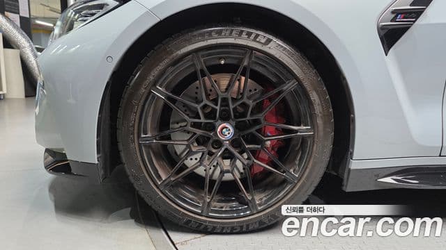 BMW M4 2022 — Photo 29/31