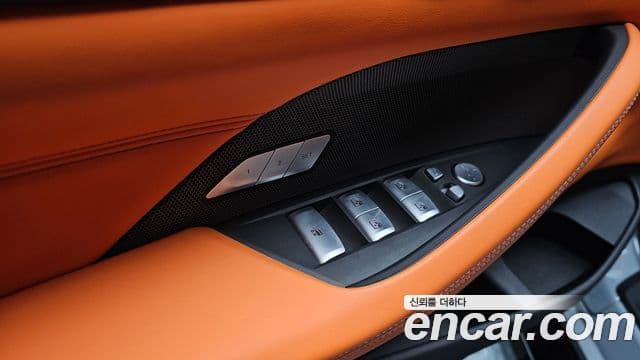 BMW M4 2022 — Photo 28/31