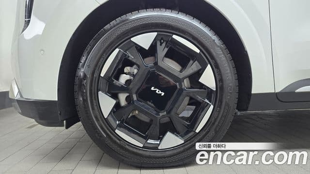 Kia Carnival 2024 — Şəkil 7/39