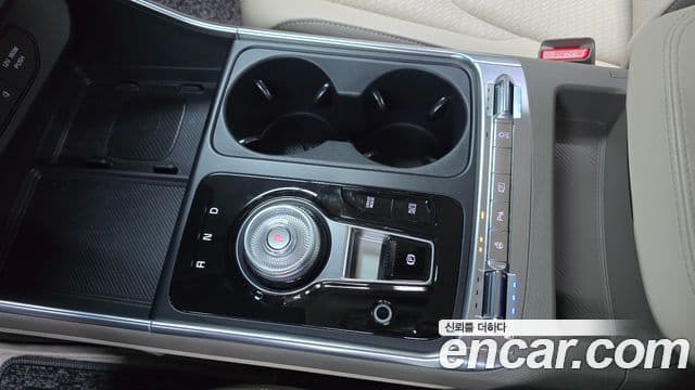 Kia Carnival 2024 — Şəkil 28/39